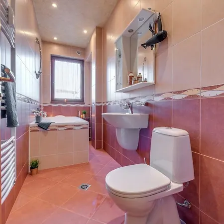 Charming And Artistic Matryoshka Place In Downtown Appartement